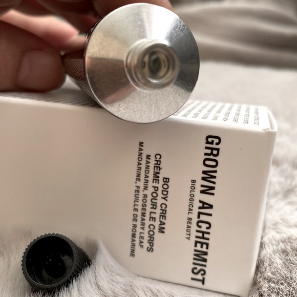 NWT Body Cream mandarin, rosemary leaf  NIB Not Opened Sealed 30ml 1.01 fl OZ - Picture 6 of 7